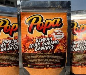 POPA REMPAH AYAM GORENG BAWANG (SPICED FRIED CHICKEN POWDER) By Popa Menang Trading (Pack of 2)